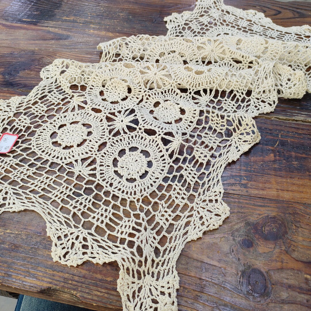 E127 本色手工钩针桌旗40×85cm