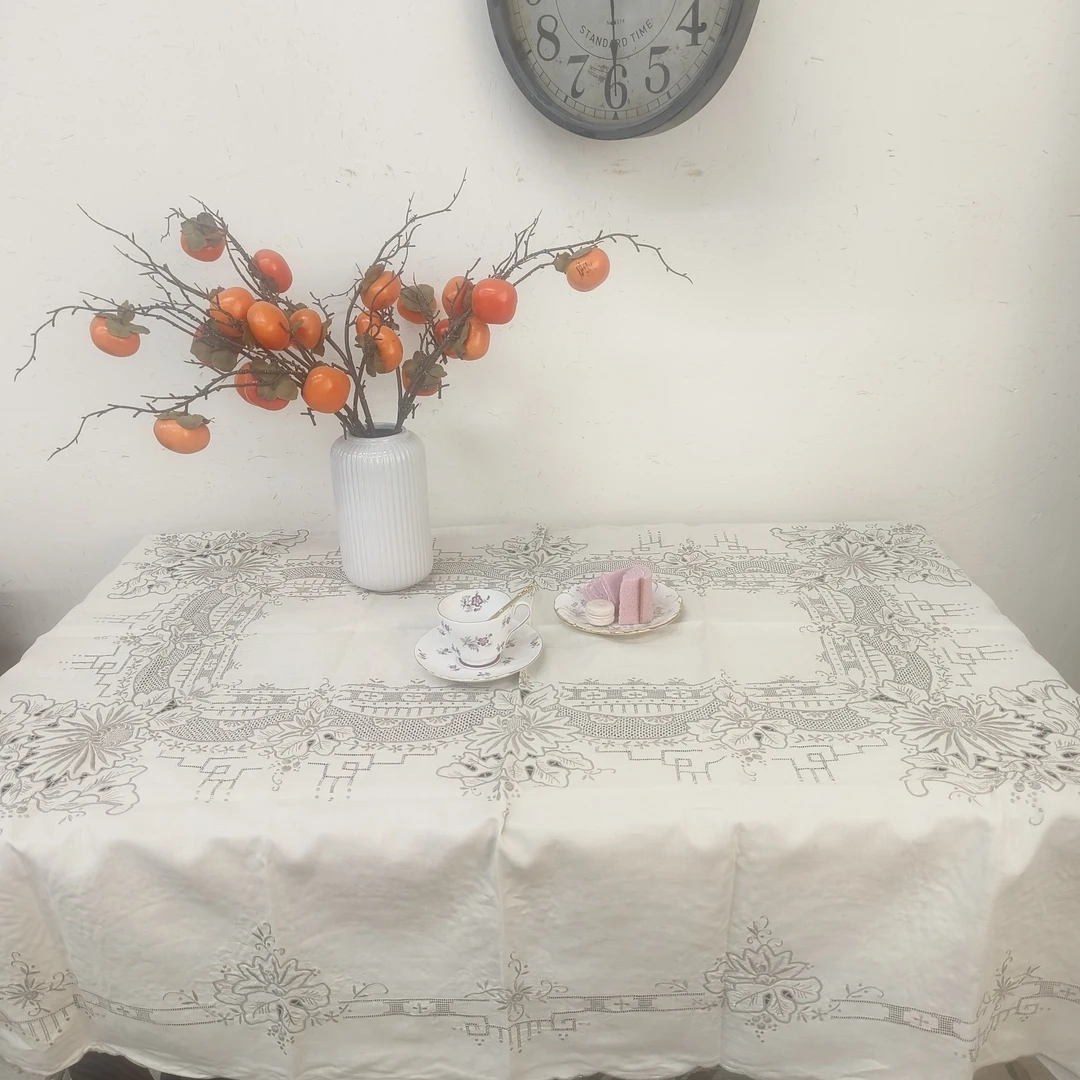 V305 灰绣长方桌布1.3×1.7m本色麻质