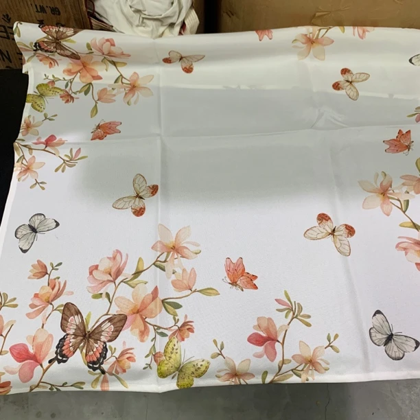 M095 贡缎棉蝴蝶印花桌布  80×85cm