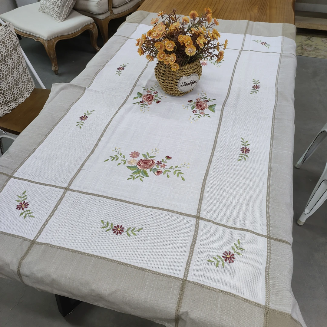 C317 刺绣玫瑰花长方桌布90×145m竹节棉麻质