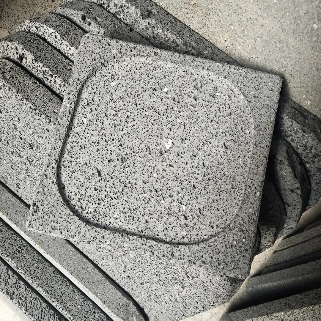 腾冲火山石烧烤板户外天然岩石家庭拍摄用石板烧烤店酒店用烤肉石