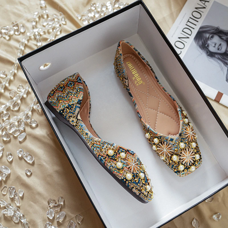 复古平底鞋2024新款水钻单鞋女浅口软底民族风铆钉鞋方头大码女鞋