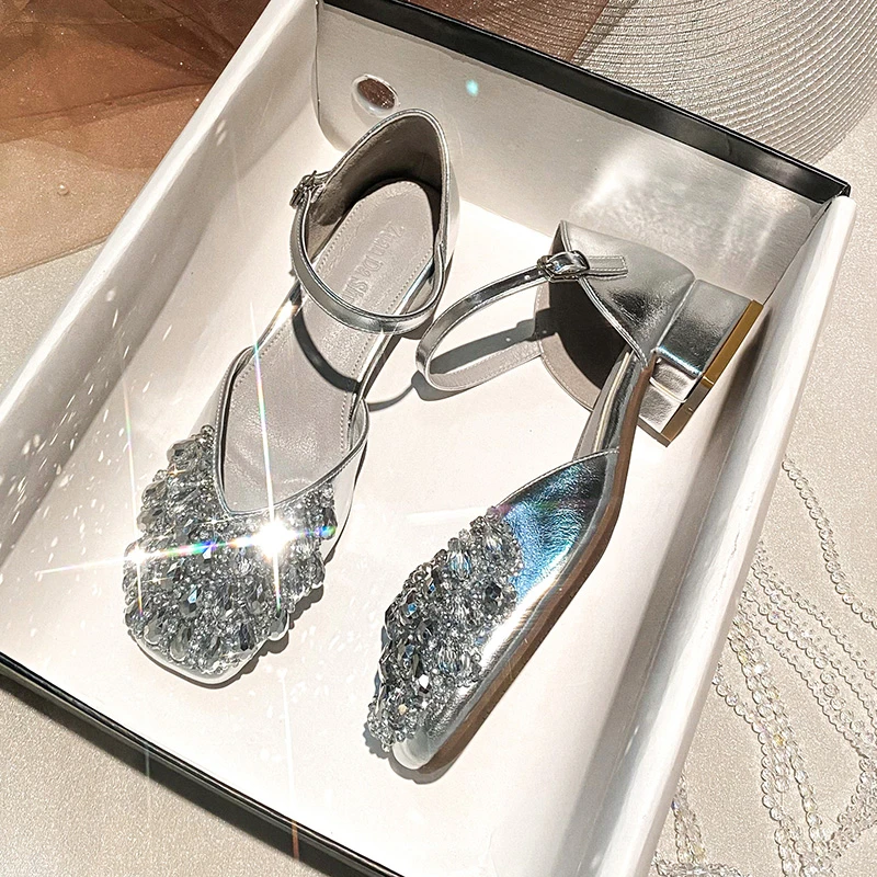 法式粗跟中跟方头单鞋女春夏季2024新款一字扣带浅口跟鞋大码女鞋