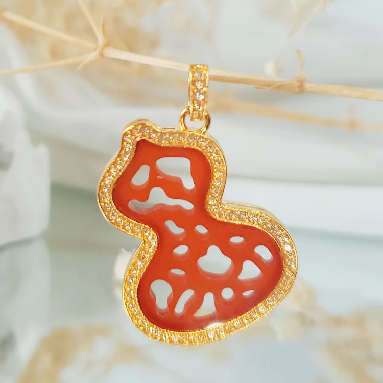 18K金镂空红玛瑙葫芦吊坠   G7063