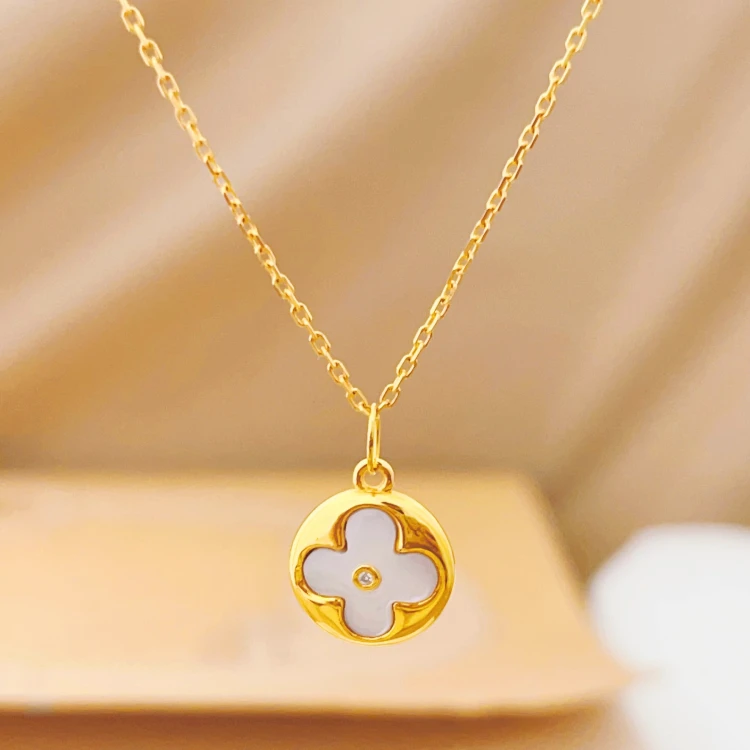 G1656  18K金钻石四叶圆饼老花吊坠