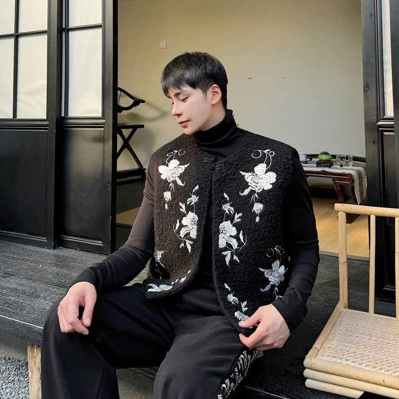 秋冬时髦洋气中国风刺绣花纹羊羔毛马甲男加厚坎肩上衣设计感背心