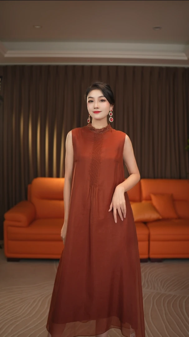 《盈夏》30318女神必备！重工刺绣领桑蚕丝有型大气时尚长裙