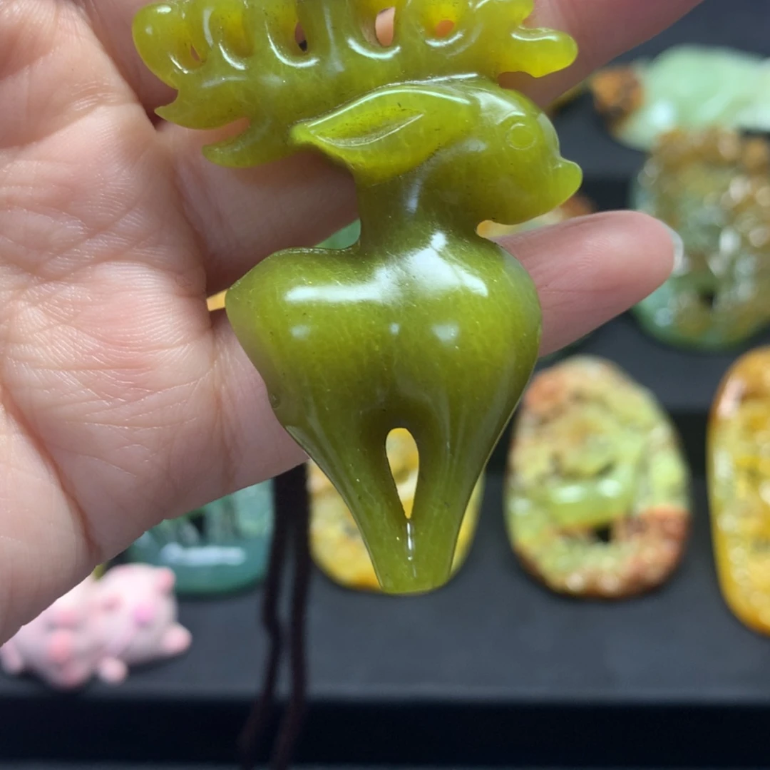 【闪购商品】蛇纹石玉颈饰未镶嵌