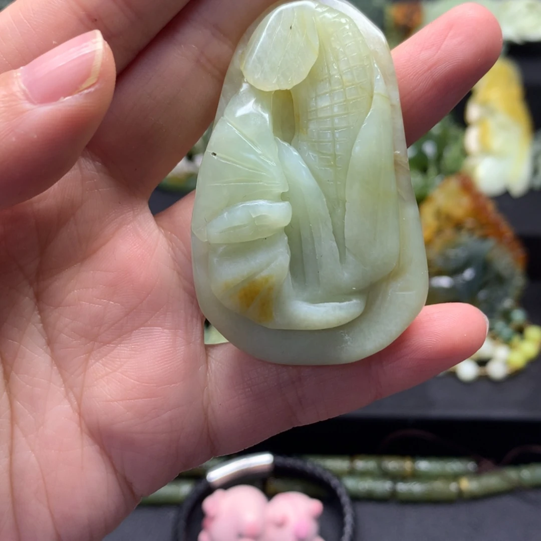 【闪购商品】蛇纹石玉颈饰未镶嵌