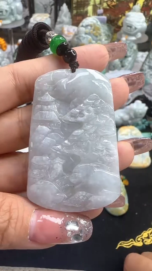 【闪购商品】翡翠颈饰未镶嵌山水