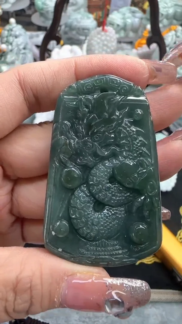 【闪购商品】翡翠颈饰未镶嵌福利龙