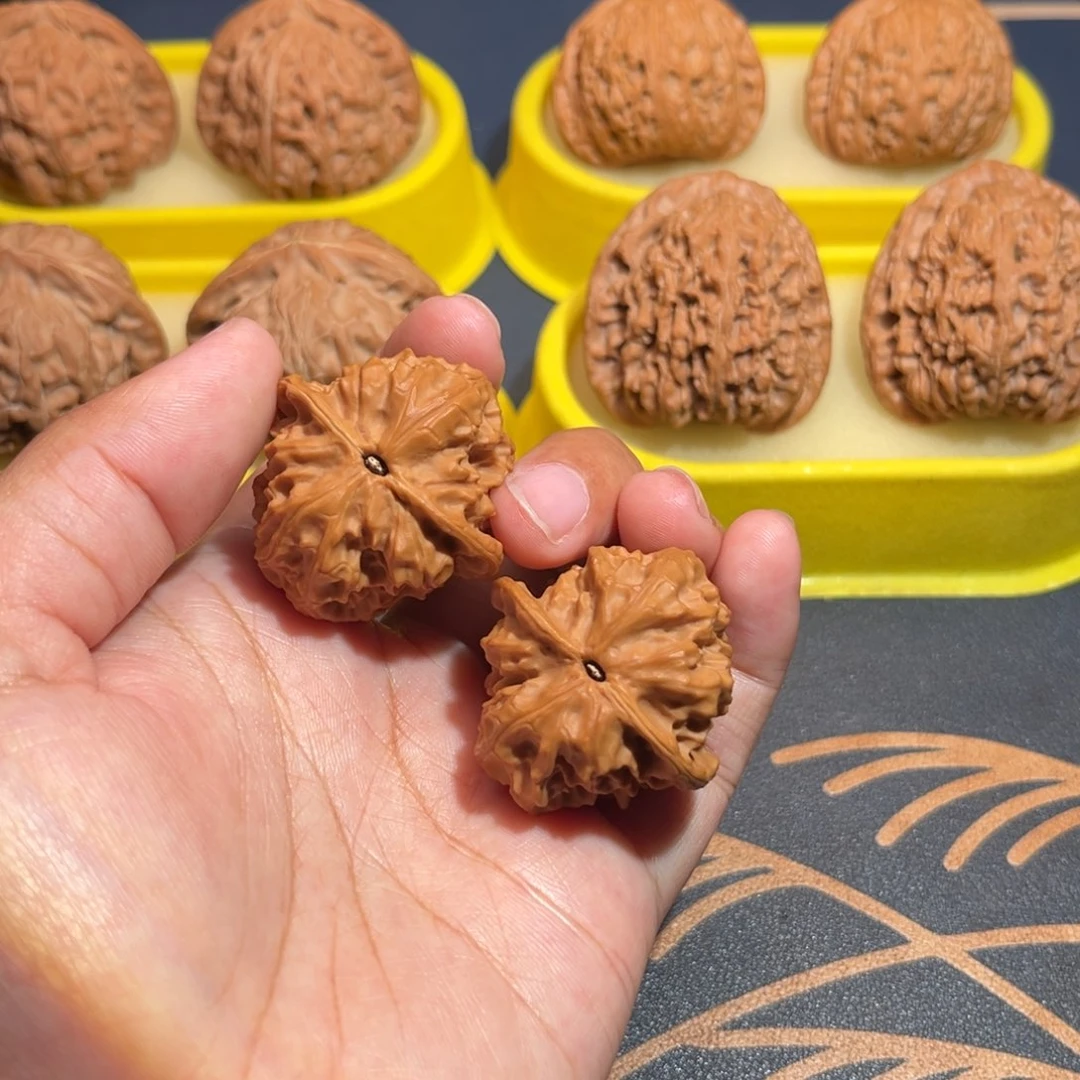 文玩核桃把件12 玲珑35（手捻）