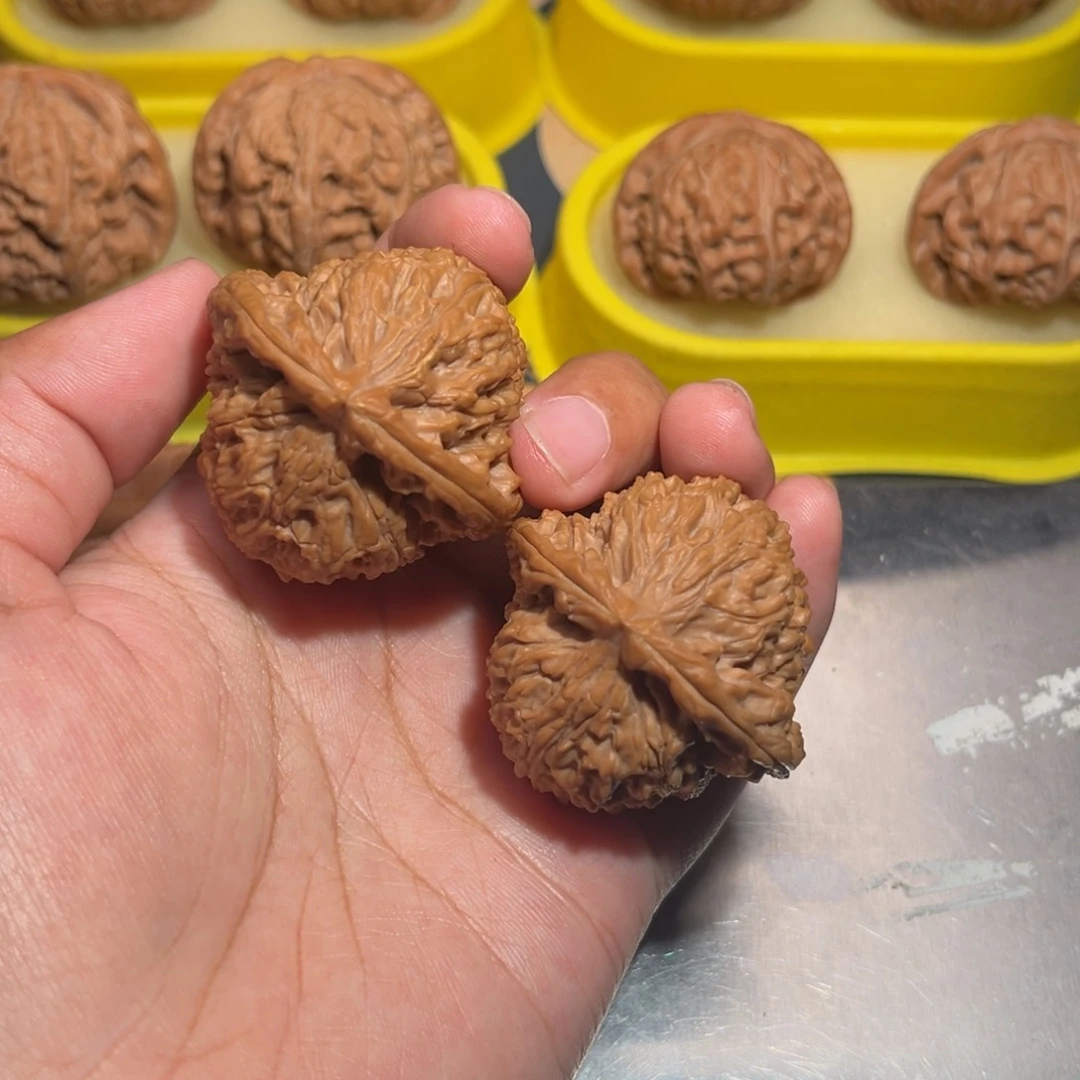 文玩核桃把件造**生南疆石42全品