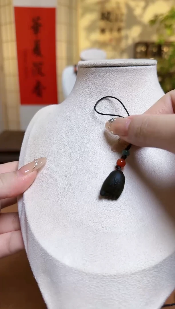 【闪购商品】沉香木手串越南富森红土知足常乐手机链