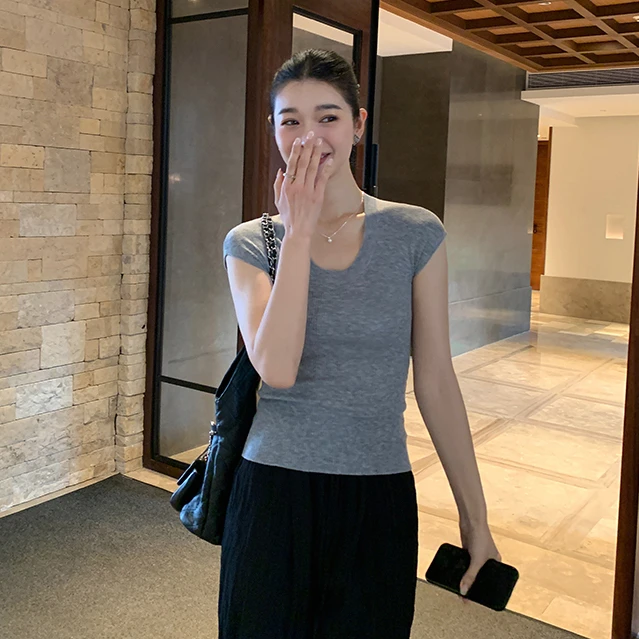 女装夏款2024年新款潮款U领短袖冰丝针织衫百搭修身纯色T恤上衣