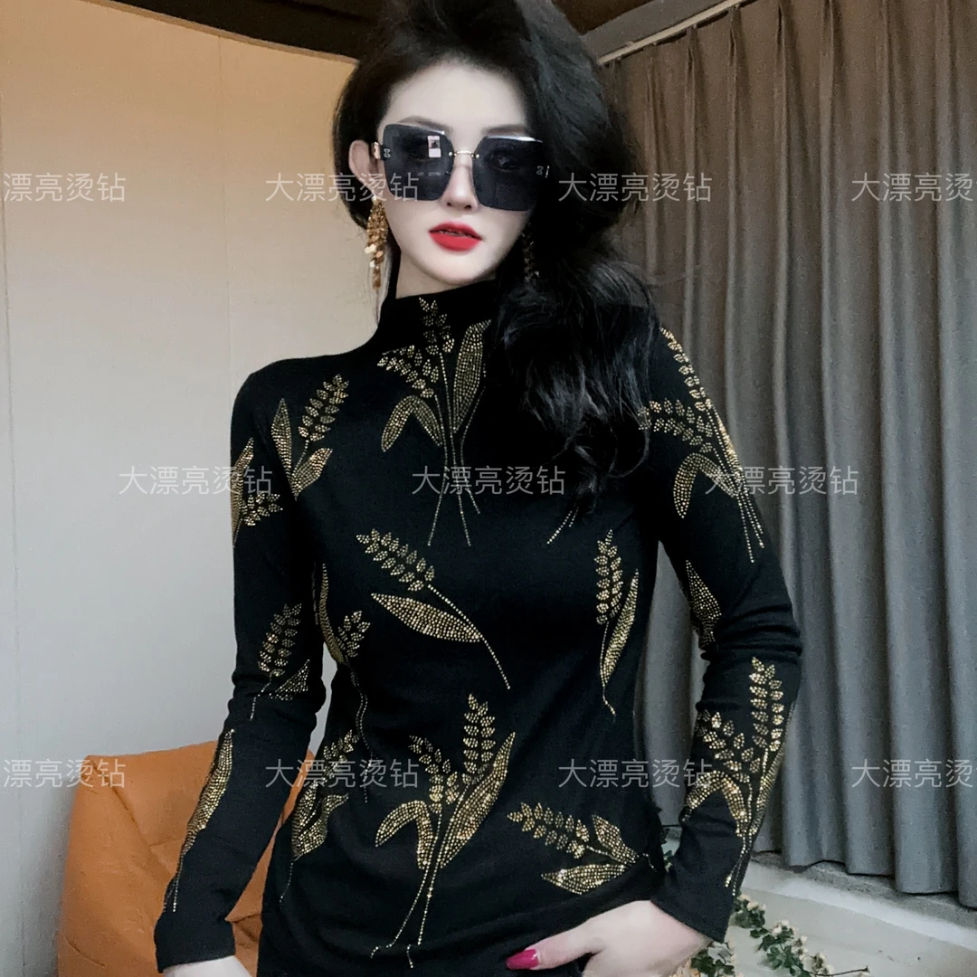 T-【初秋麦芽】时尚百搭亮钻重工黑色T恤气质女装修身显瘦长袖LW550