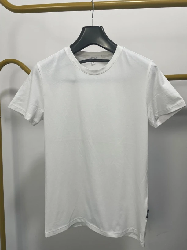 小乐推荐纯白T恤打底衫