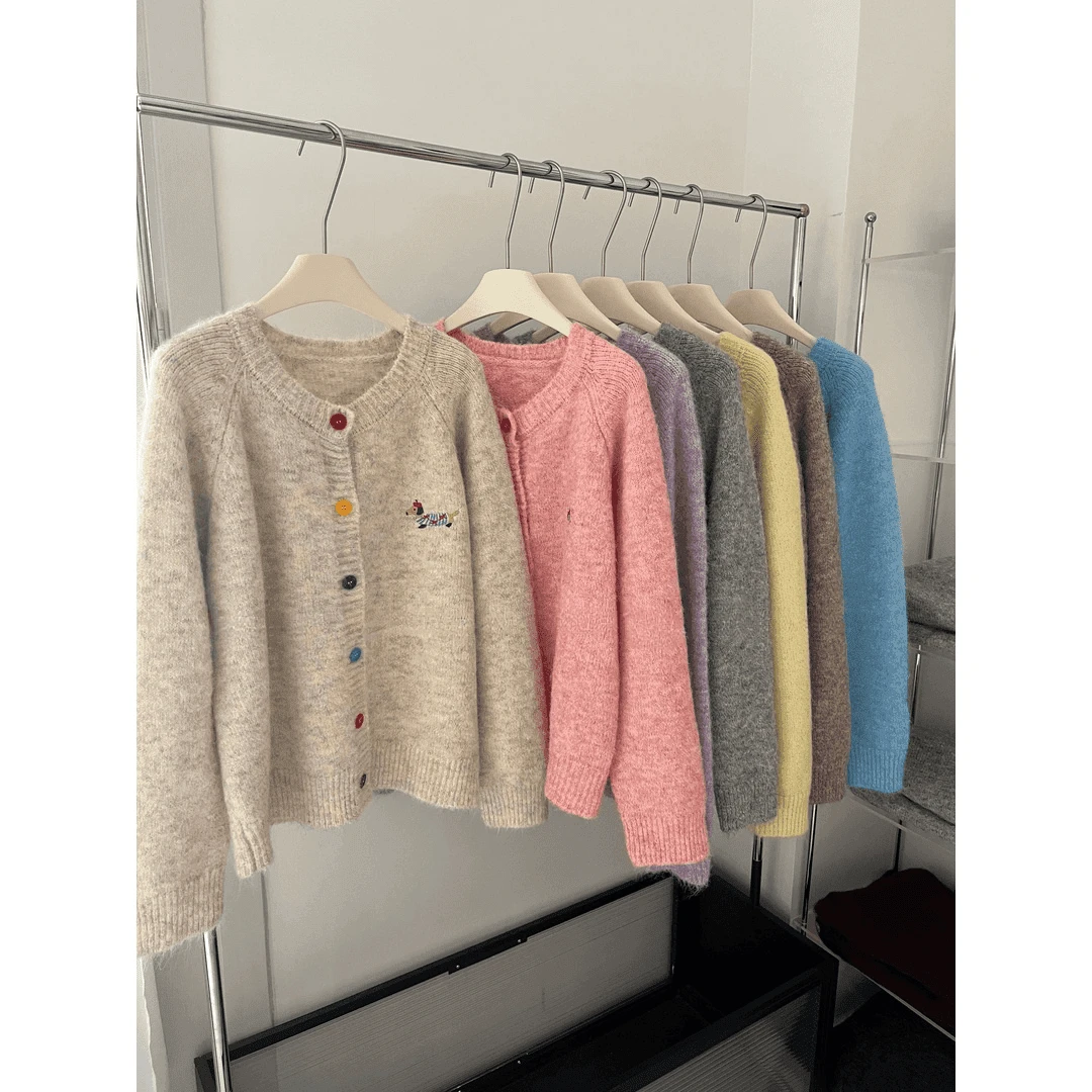 早秋网红新款软糯宽松小狗刺绣毛衣长袖针织开衫上衣圆领短款外套