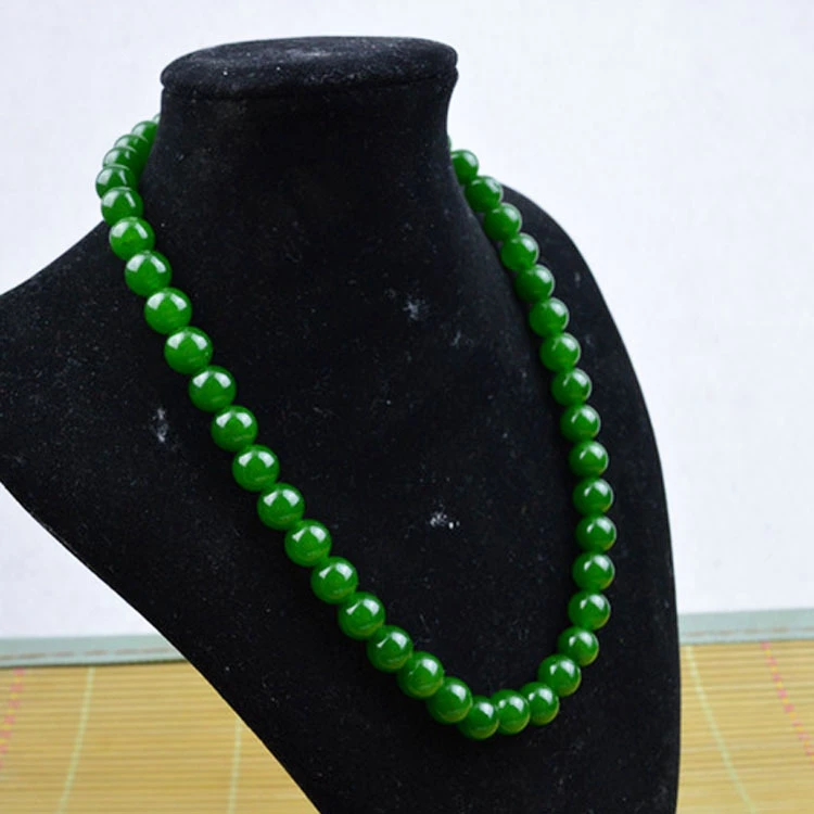 新款复古小众设计碧绿项链高级感