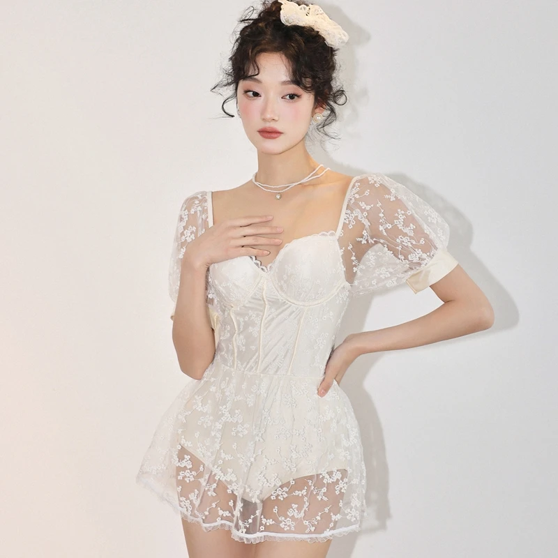 VSHA【温莎宫爵】2023新款蕾丝显瘦连体碎花温泉聚拢泳衣女气质轻奢