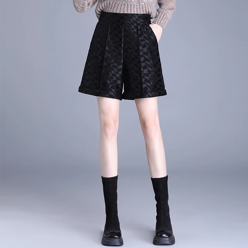 2025秋季新款宽松a字阔腿裤时尚通勤高腰显瘦卷边休闲短裤女裤潮