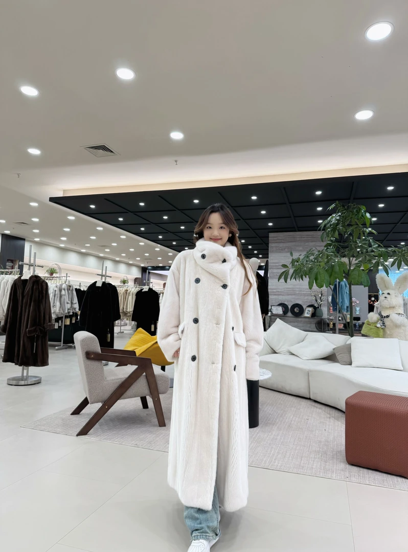 FULEN弗林「欧陆晨曦」2024首发天鹅绒丹麦紫金短二水貂轻奢皮草