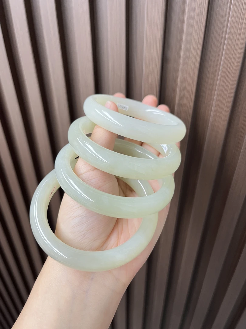 天然浅晴和田玉手镯多样性发货拍一发一48