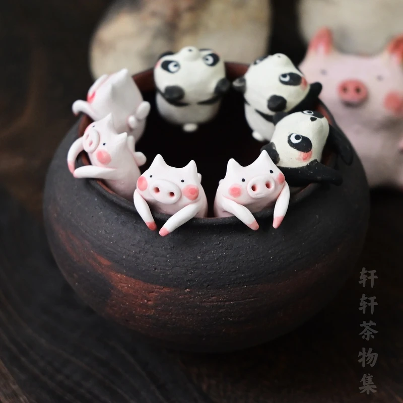 太阳屋手绘手捏粗陶泥猫咪小粉猪熊猫茶宠 景德镇家用创意摆件