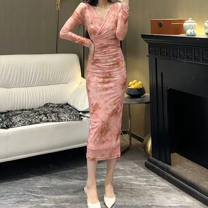 气质女人味轻奢V领长袖花色印花显瘦修身时尚百搭网纱连衣裙长裙