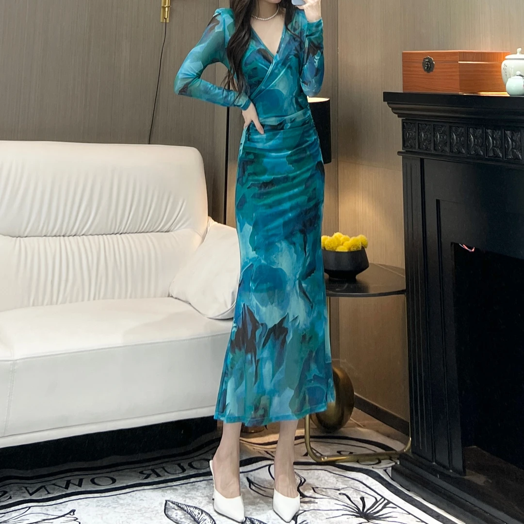 气质女人味轻奢V领长袖绿色晕染显瘦包身修身时尚百搭鱼尾连衣裙