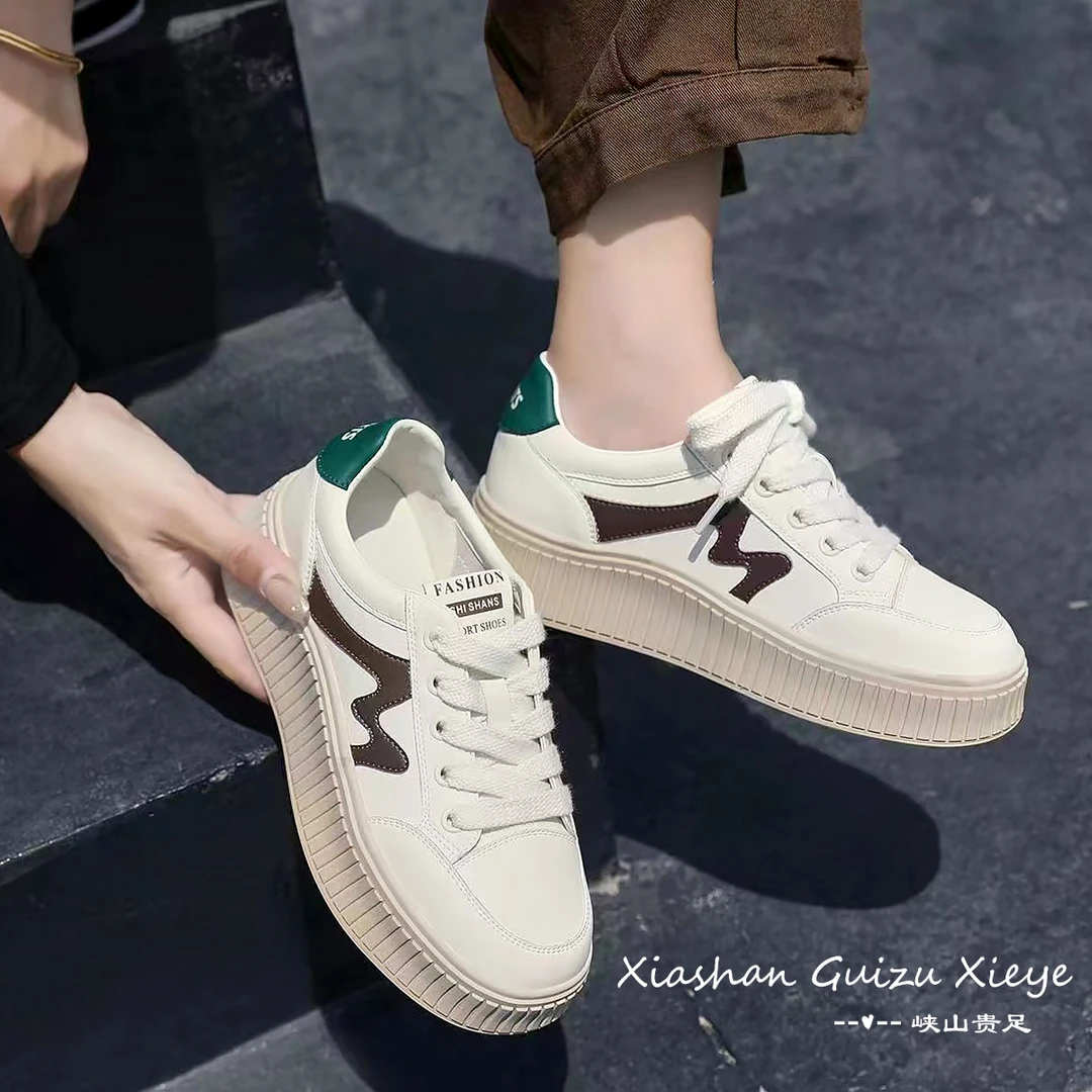 2024秋季新款流行时尚拼色厚底百搭休闲鞋板鞋 8376-11