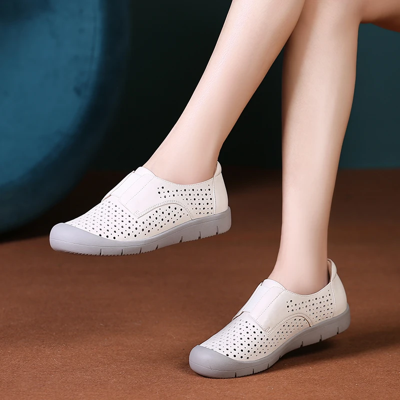 平底3厘米中年妈妈镂空透气单鞋日常真皮旅游鞋轻便防滑休闲鞋女