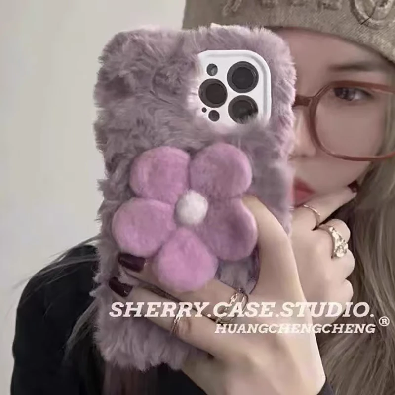 秋冬毛绒紫色花朵适用苹果16promax手机壳韩系iphone15promax新款