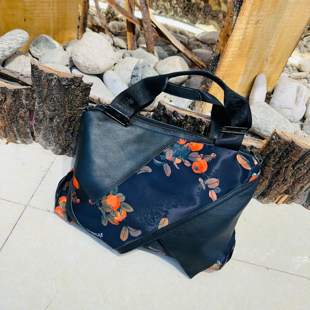 柿柿如意2025新款大容量手提单肩斜挎头层牛皮休闲时尚包包7657-2