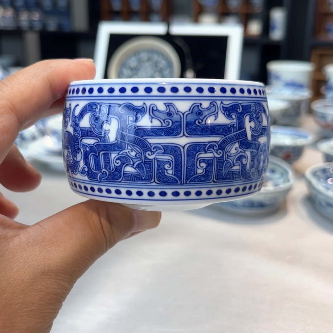 杯青花夔龙纹禅定杯