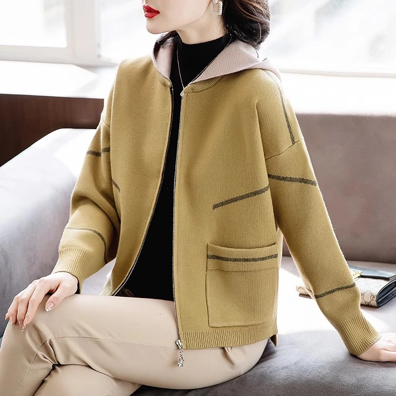 洋气妈妈秋季时尚外套休闲短款连帽上衣中老年女装春秋宽松百搭