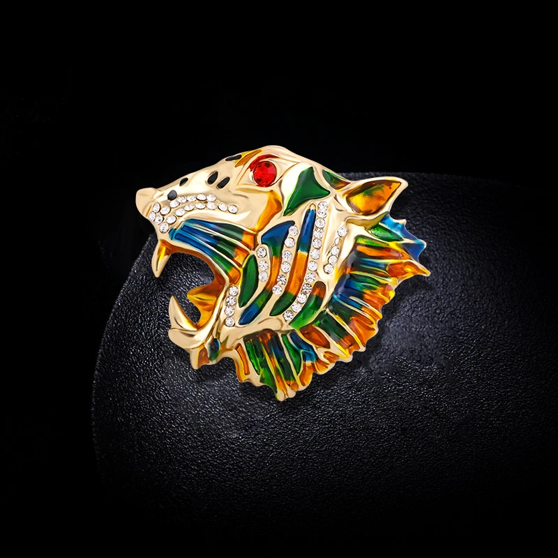 欧美风高档老虎头胸针镶钻滴油胸花轻奢别针领针包包西服服装配饰