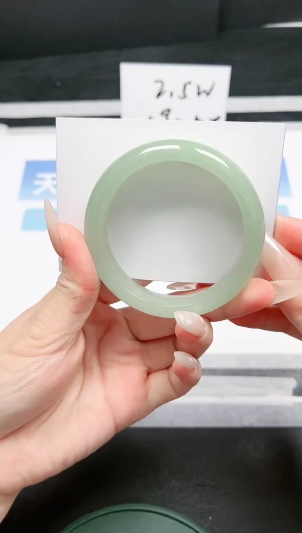 【闪购商品】石英质玉手镯未镶嵌102-55