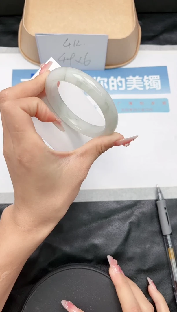 【闪购商品】石英质玉手镯未镶嵌56-55.4