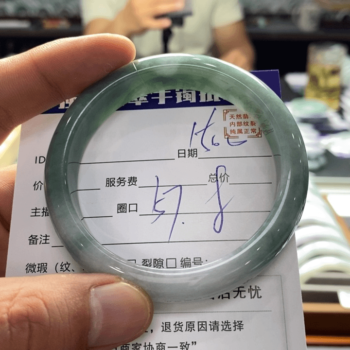 翡翠手镯未镶嵌翡翠手镯未镶嵌