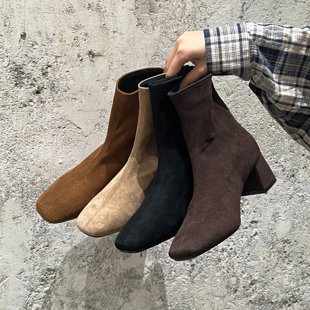 方头短筒靴子方跟