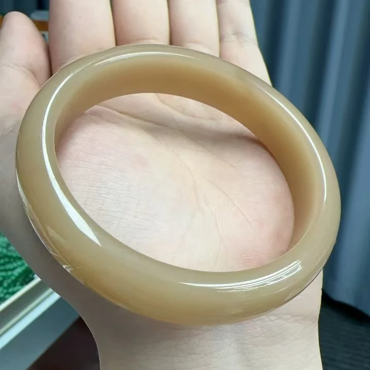 老糖蜂蜜水和田玉手镯