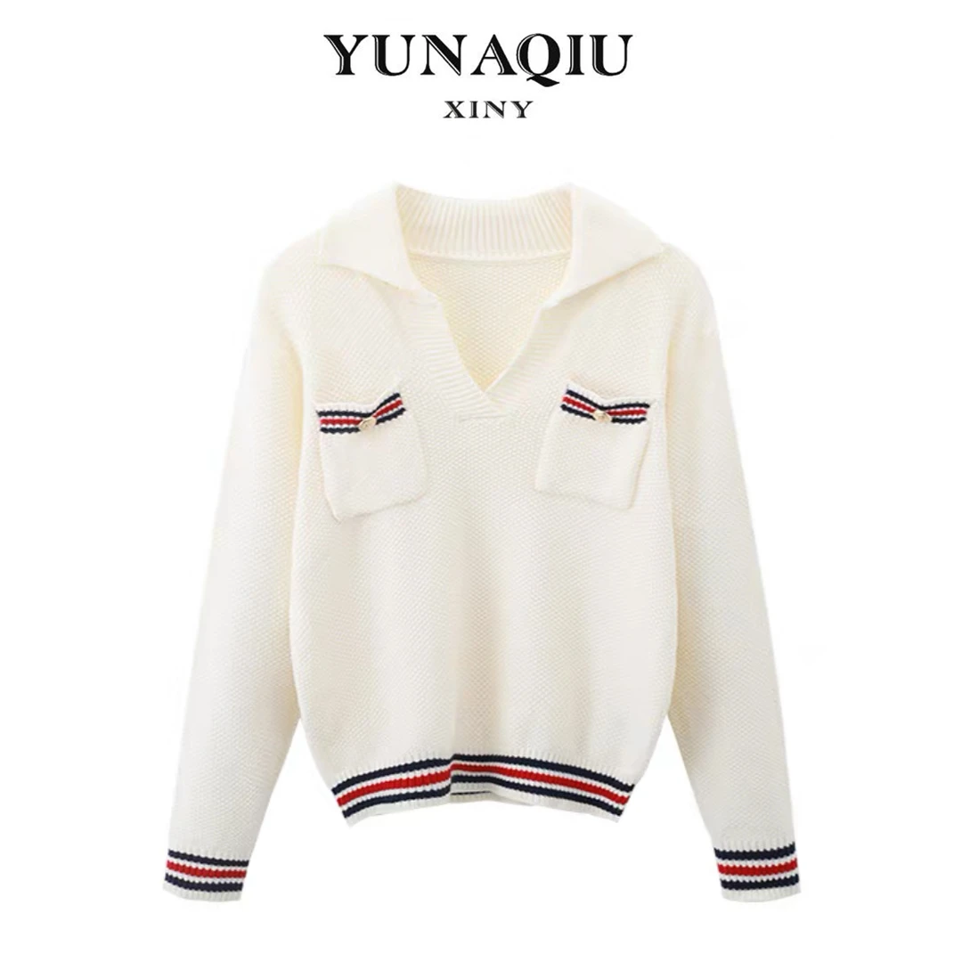 YUNAQIU秋冬复古时尚条纹三色拼织圆领长袖休闲套头针织衫-6093