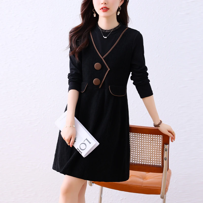 撞色拼接黑色针织连衣裙女秋季新款韩版时尚轻熟气质假两件中长裙
