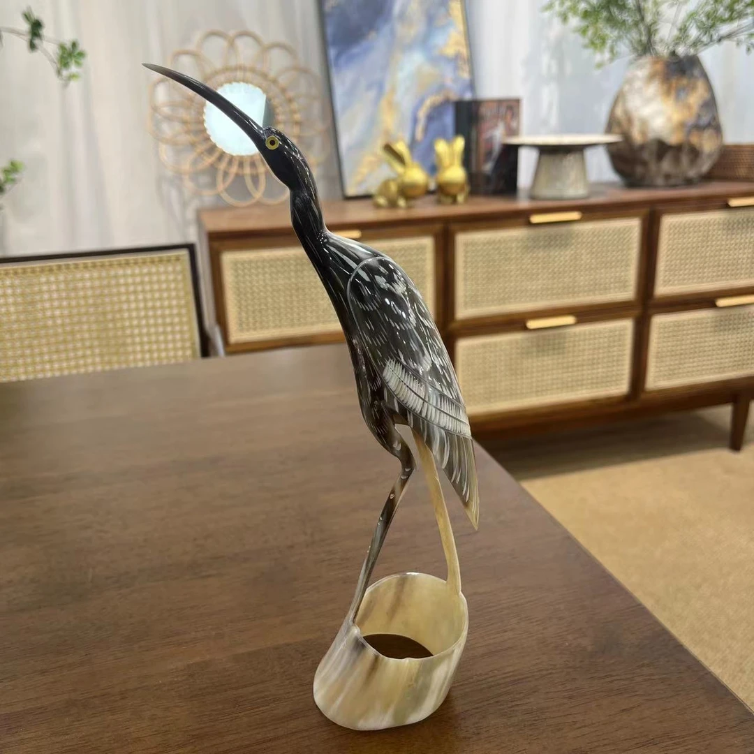 手工牛角仙鹤摆件 XT785