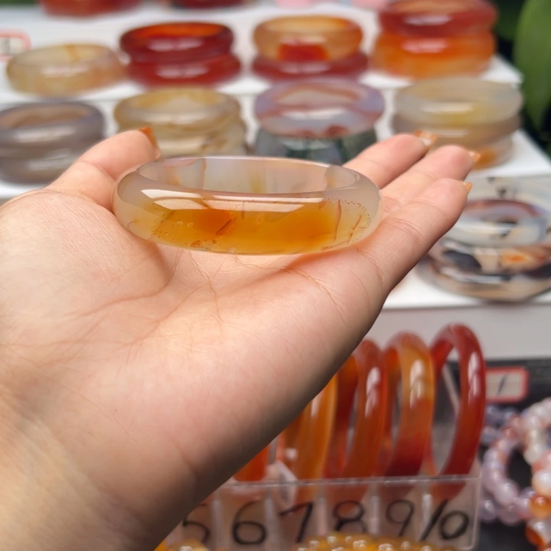 【闪购商品】玛瑙/玉髓手镯未镶嵌?***啵