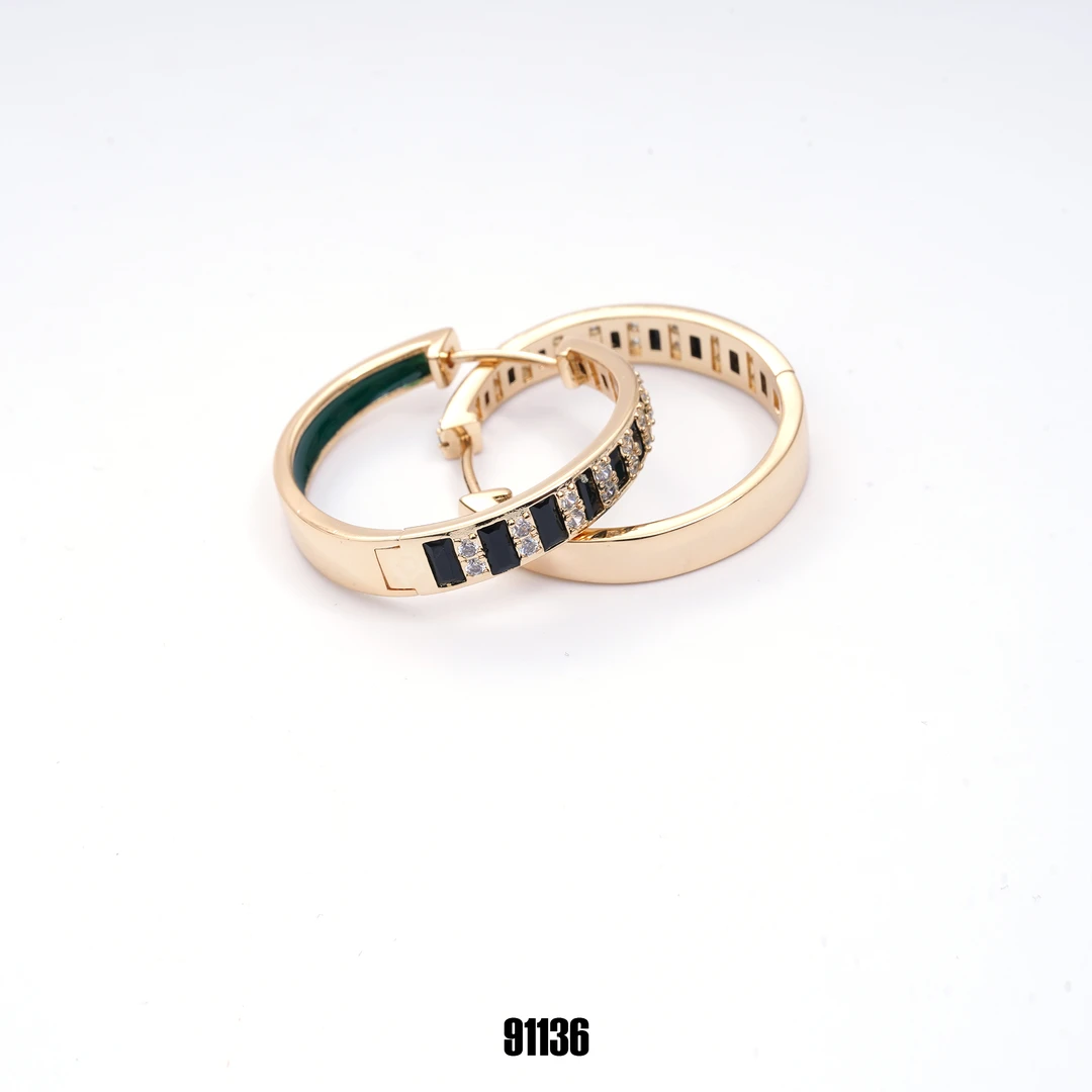 铜合金合成锆石耳饰 91136气质时尚百搭小众简约经典设计师耳饰