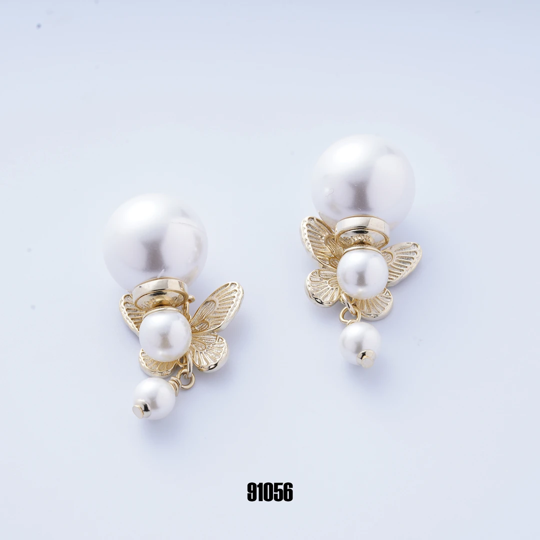 铜合金仿珍珠耳饰 91056手工气质白色轻奢时尚百搭复古简约耳环