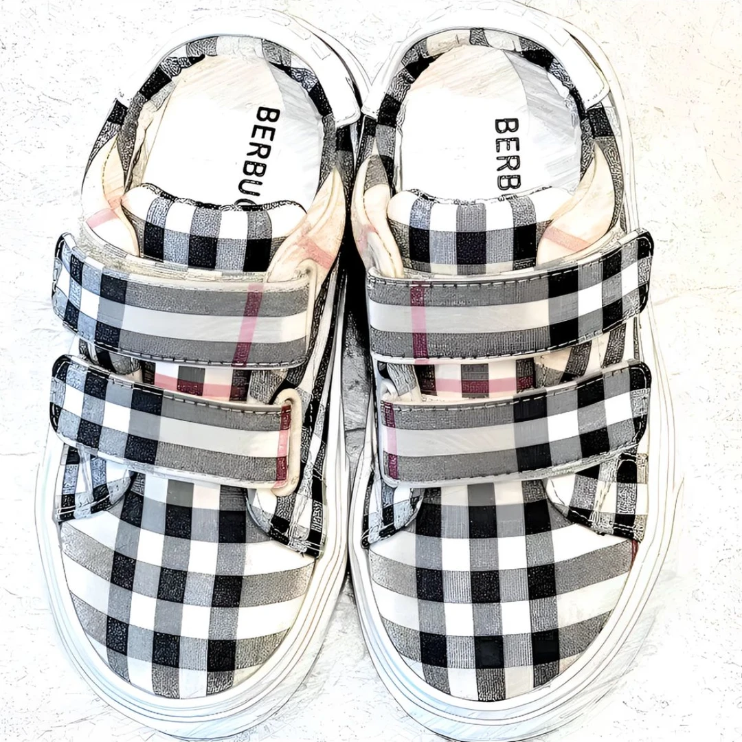 2025新款男童女童时尚百搭低帮洋气板鞋