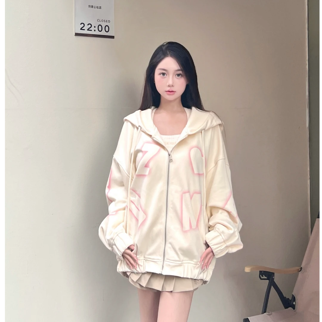 高端韩系轻奢洋气立体描边小熊喷绘秋季爆款百搭上衣连帽卫衣外套